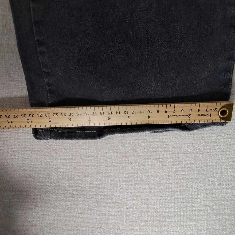 Forever 21 Premium High Rise Black Denim Cargo High Rise Flared Jeans Size 30 - Picture 4 of 5